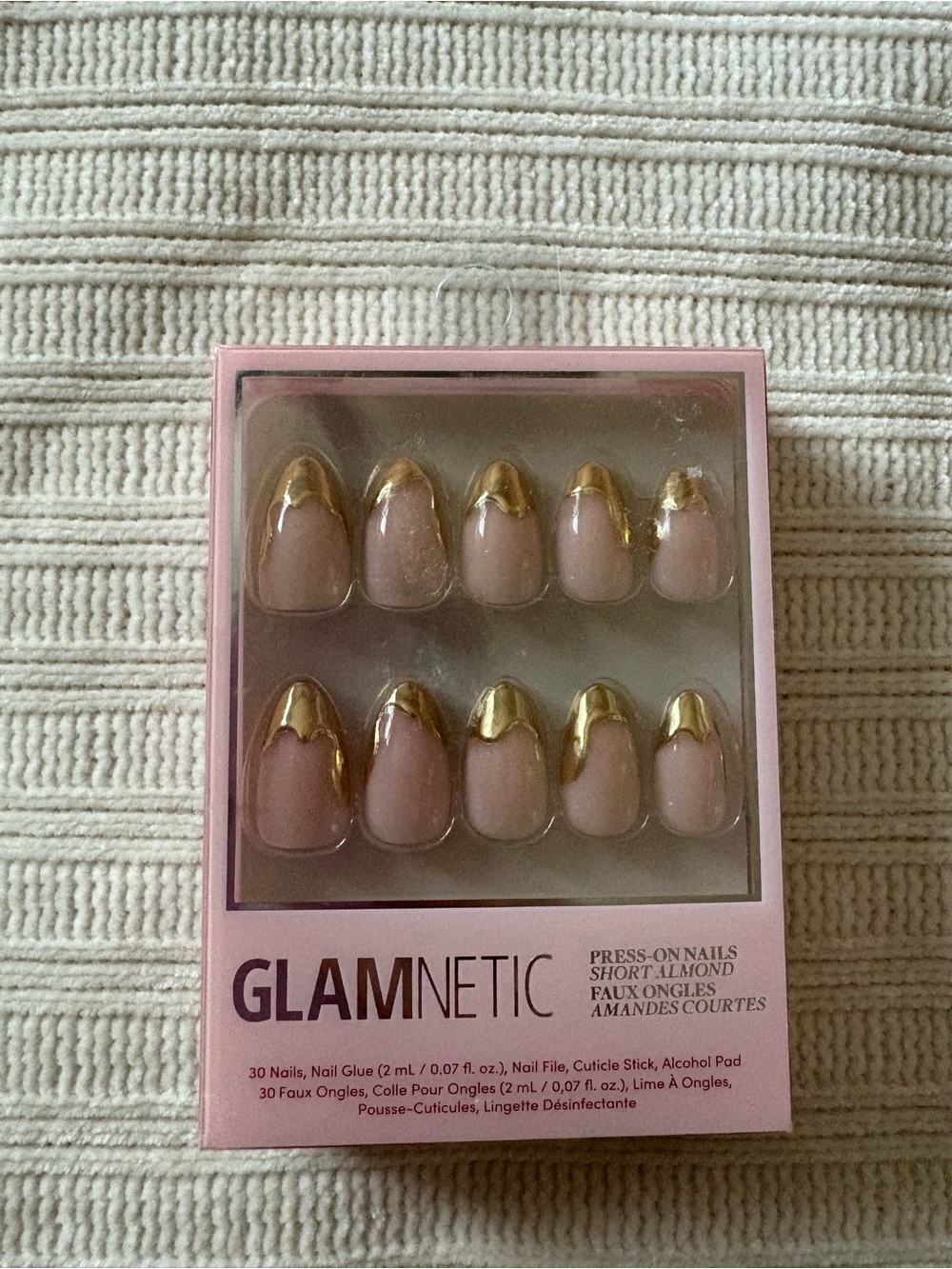 Glamnetic Short Almond Press-On Nails in Pink with Gold Tips Golden Touch